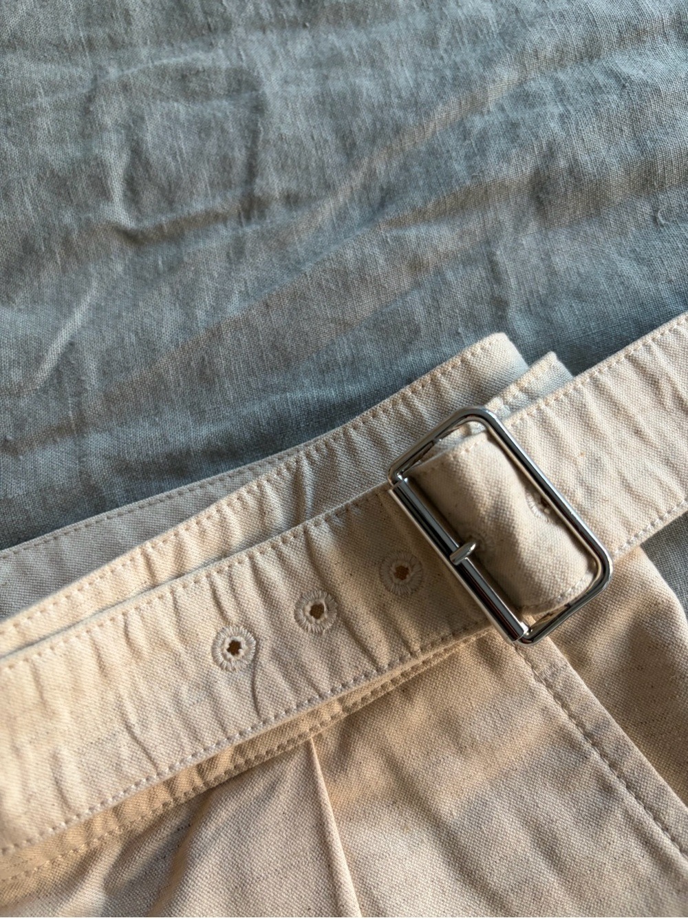 Acne Studios Cotton-Linen Belted Bermuda Shorts, Size 34 - Picture 7 of 14